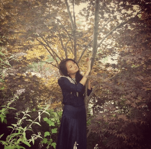 Vintage dress find: silk pleats with roses and lace. 