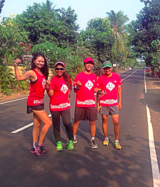 Friends coming to support and run. 